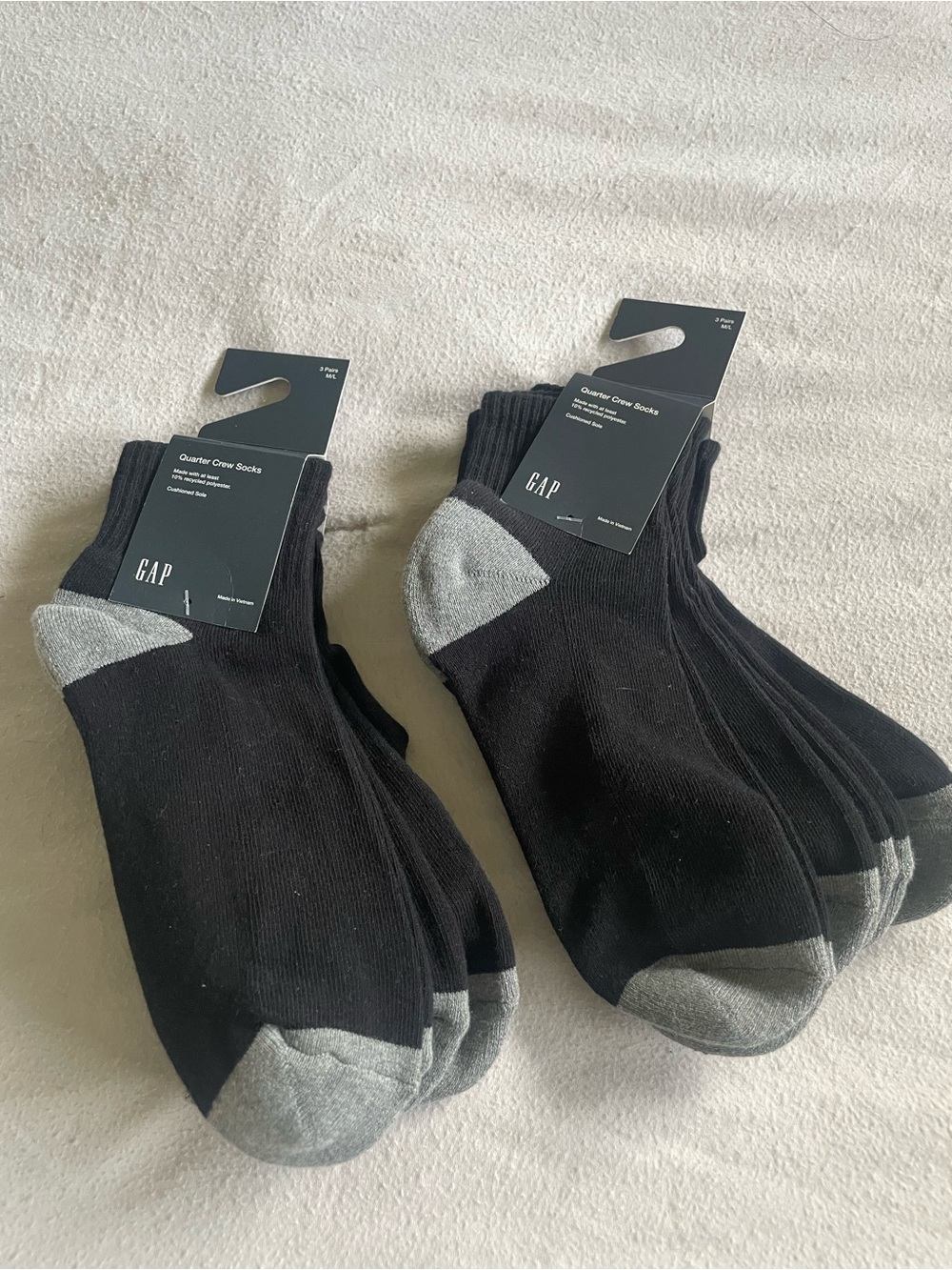 GAP Men’s Black Quarter Crew Socks with Gray Toe & Heel - 6 Pack